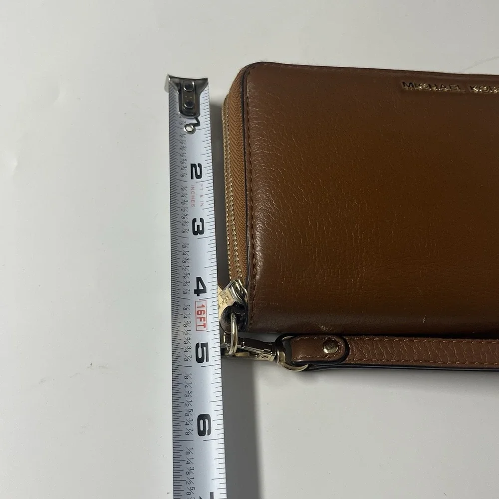 Michael Kors Women's Double Zip Wristlet Wallet Saffiano Brown Leather‎